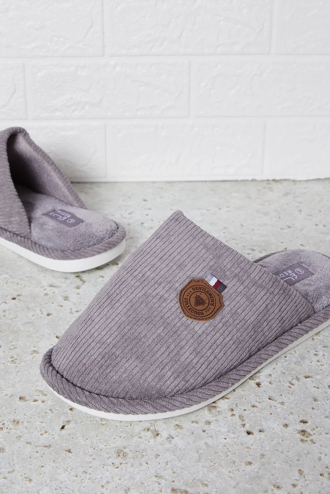 Men Grey Textured Mule Slipper