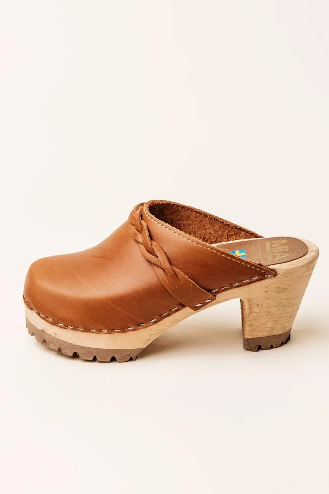 MIA Elsa Clogs in Brown