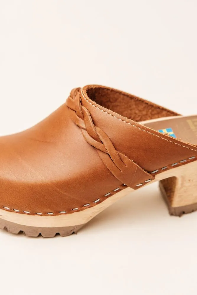 MIA Elsa Clogs in Brown