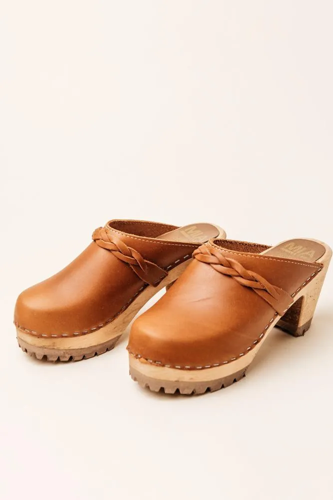 MIA Elsa Clogs in Brown