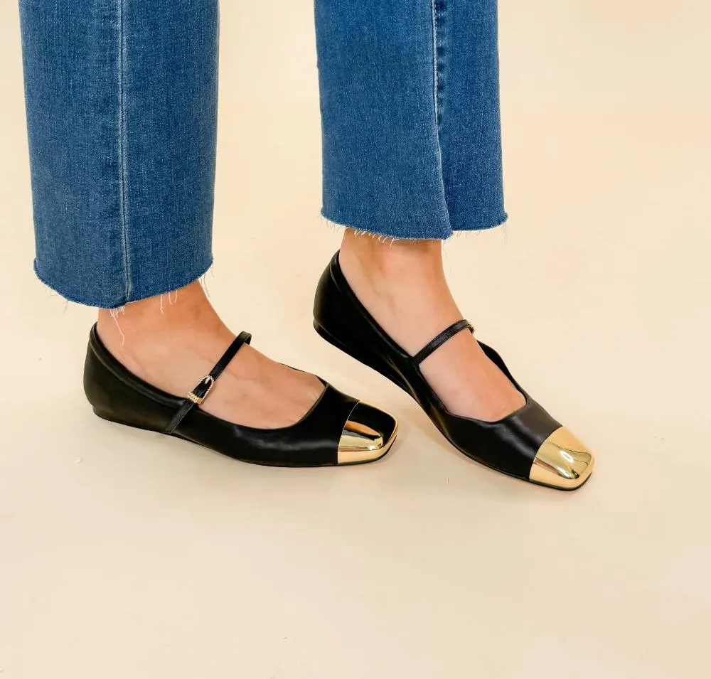 Reyes Toe Camp Black Ballet Flats